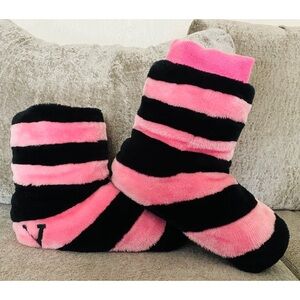 Volatile Fuzzy House Shoes